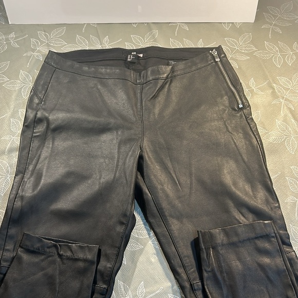 Ladies H&M Skinny Pant. - Picture 3 of 7